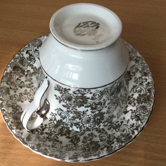 Royal Windsor fine bone china saucer and cup set silver 25th anniversary - Picture 5 of 6